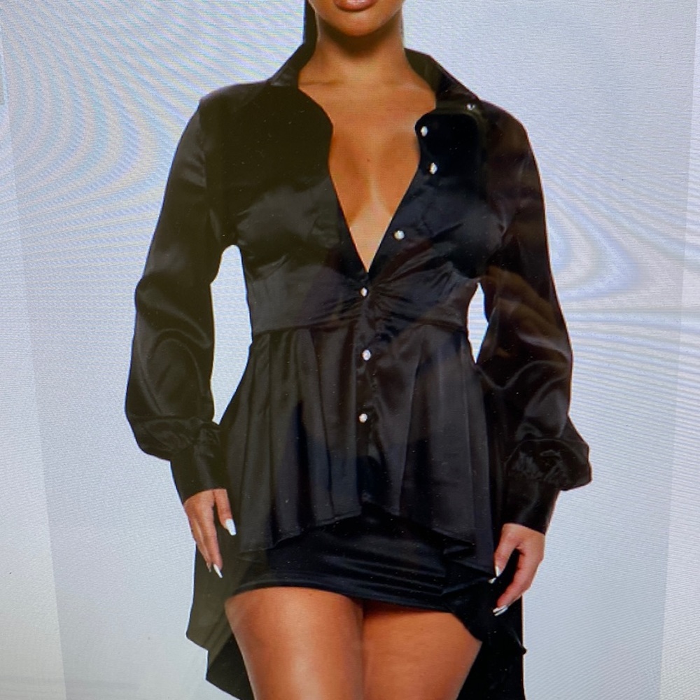Satin top/pearl buttons